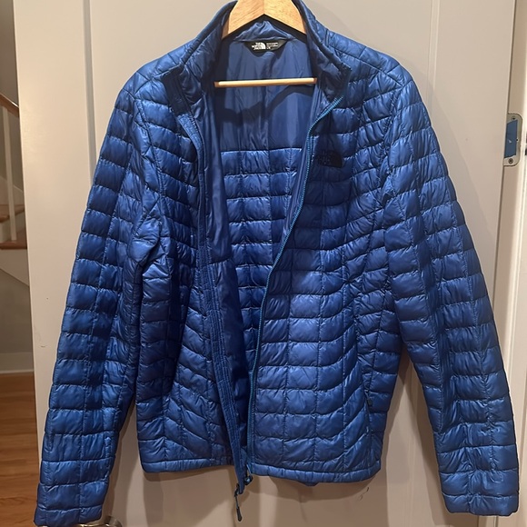 North face blue insulated jacket - brand new - Picture 2 of 7